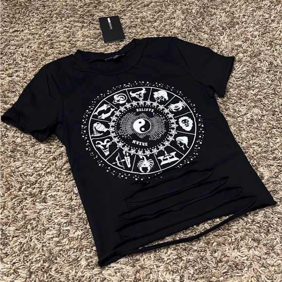 Black Zodiac Signs Graphic Tee - Picture 4 of 10